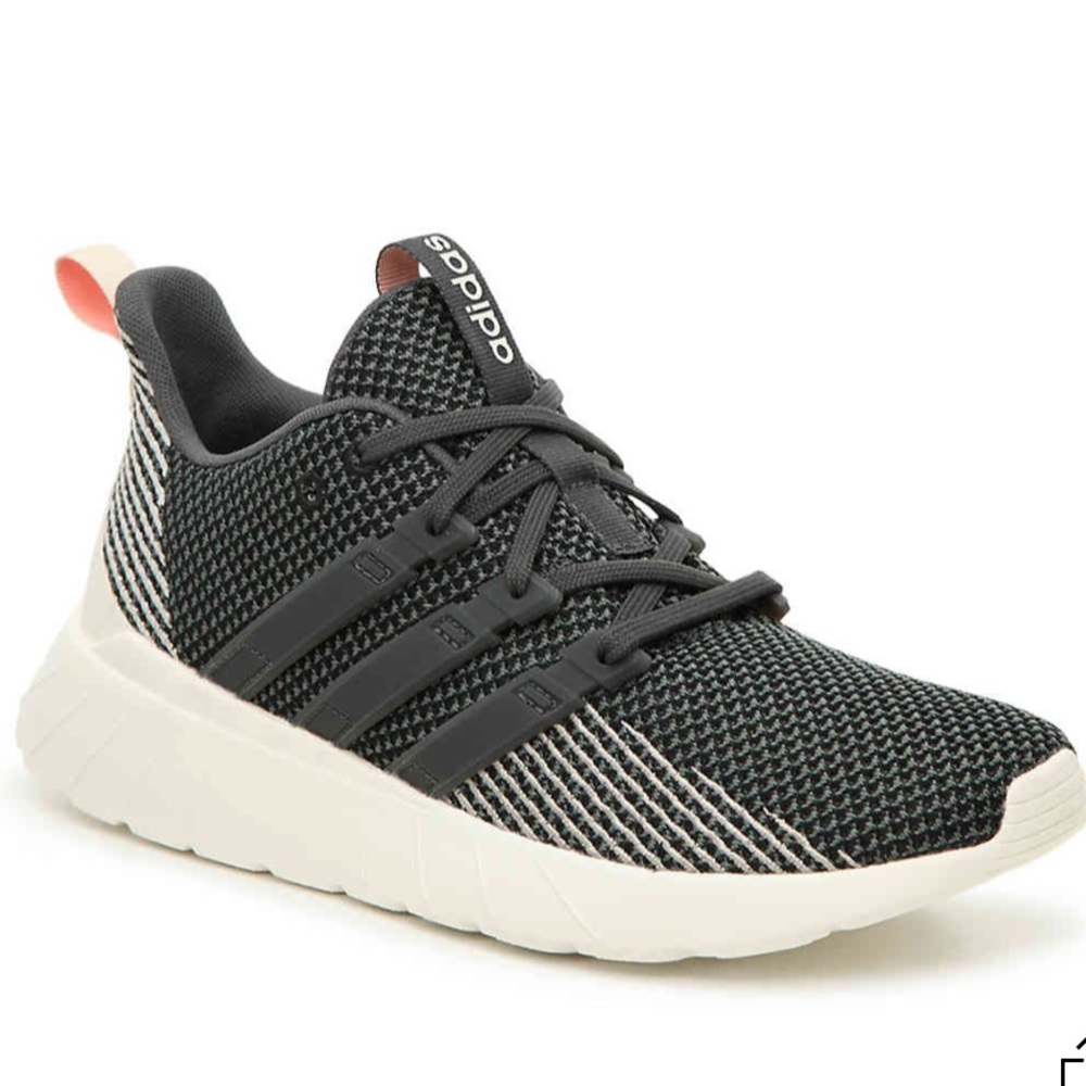 Adidas Questar Snaeakers
